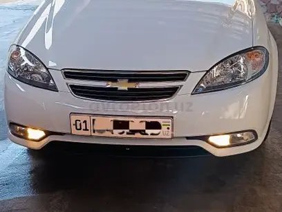 Белый Chevrolet Lacetti, 3 позиция 2021 года, КПП Автомат, в Ташкент за 14 000 y.e. id4451382