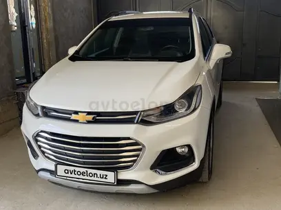 Белый Chevrolet Tracker, 3 позиция 2020 года, КПП Автомат, в Ташкент за 14 000 y.e. id5209421