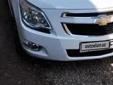 Белый Chevrolet Cobalt, 4 позиция 2022 года, КПП Автомат, в Наманган за 12 800 y.e. id5204946, Фото №1