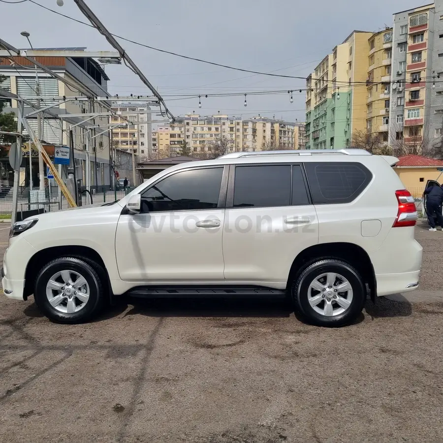 Toyota Land Cruiser Prado — 2