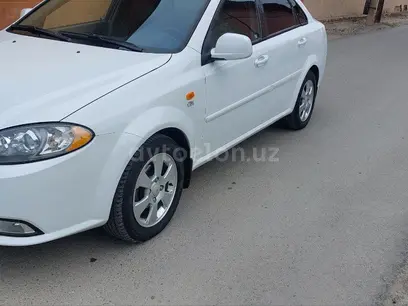 Белый Chevrolet Gentra, 2 позиция 2014 года, КПП Механика, в Наманган за 8 200 y.e. id4965354