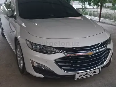 Белый Chevrolet Malibu 2 2022 года, КПП Автомат, в Бухара за 30 000 y.e. id5069258