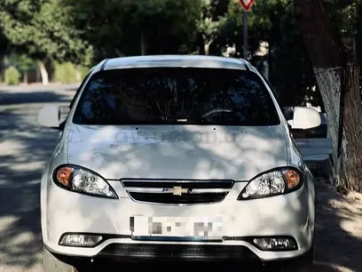 Белый Chevrolet Gentra, 2 позиция 2015 года, КПП Механика, в Ургенч за 10 699 y.e. id5150002