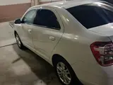 Белый Chevrolet Cobalt, 4 позиция 2022 года, КПП Автомат, в Самарканд за 12 500 y.e. id6749201, Фото №1