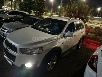 Молочный цвет Chevrolet Captiva, 2 позиция 2011 года, КПП Автомат, в Ташкент за 8 800 y.e. id5129885