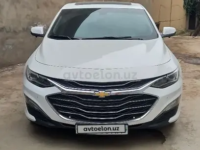 Белый Chevrolet Malibu 2 2018 года, КПП Автомат, в Ташкент за 25 000 y.e. id5183562