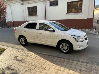 Белый Chevrolet Cobalt, 4 позиция 2020 года, КПП Автомат, в Ташкент за 11 400 y.e. id5205528