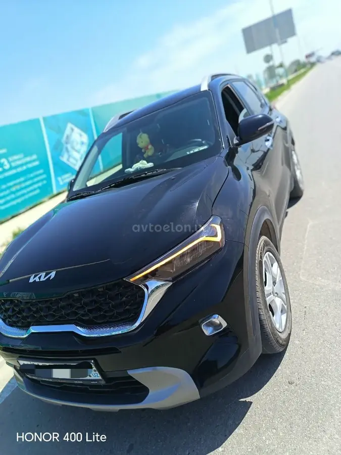 Kia Sonet — 4