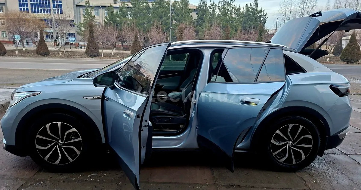 Volkswagen ID.4 — 4