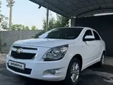 Белый Chevrolet Cobalt, 4 позиция 2024 года, КПП Автомат, в Наманган за 12 700 y.e. id5212705, Фото №1