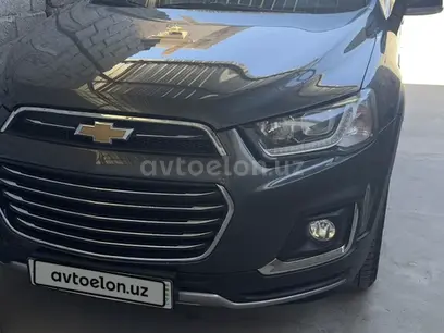 Мокрый асфальт Chevrolet Captiva, 4 позиция 2014 года, КПП Автомат, в Ташкент за 16 000 y.e. id5159839