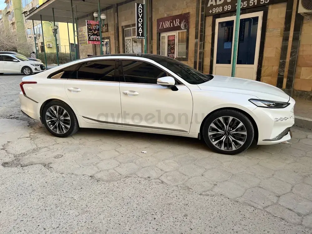 Kia K8 — 3