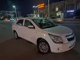 Белый Chevrolet Cobalt, 4 позиция 2024 года, КПП Автомат, в Навои за ~13 365 y.e. id5028407, Фото №1