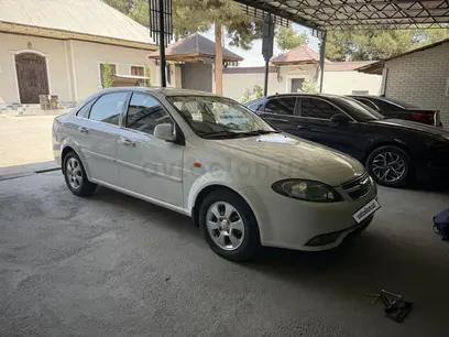 Oq Chevrolet Gentra, 3 pozitsiya 2020 yil, КПП Avtomat, shahar Namangan uchun 10 900 у.е. id6353448