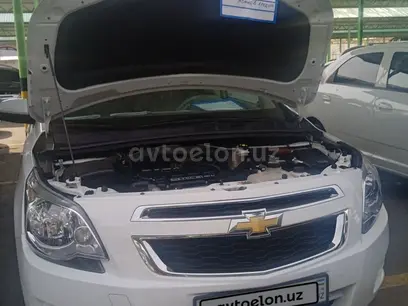 Белый Chevrolet Cobalt, 4 позиция 2023 года, КПП Автомат, в Ташкент за 13 000 y.e. id4956175