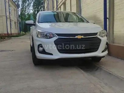 Белый Chevrolet Onix 2024 года, КПП Механика, в Бухара за ~14 613 y.e. id5168655