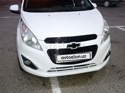 Белый Chevrolet Spark, 4 евро позиция 2017 года, КПП Автомат, в Самарканд за 7 500 y.e. id5203485