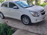 Белый Chevrolet Cobalt, 4 позиция 2024 года, КПП Автомат, в Ургенч за ~12 817 y.e. id5101885