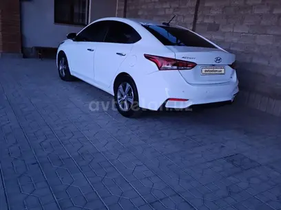 Белый Hyundai Accent 2020 года, КПП Автомат, в Самарканд за 13 200 y.e. id6482645