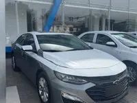 Мокрый асфальт Chevrolet Malibu XL 2025 года, в Ташкент за ~35 025 y.e. id6755421