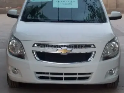 Белый Chevrolet Cobalt, 4 позиция 2024 года, КПП Автомат, в Карши за ~13 069 y.e. id5149128