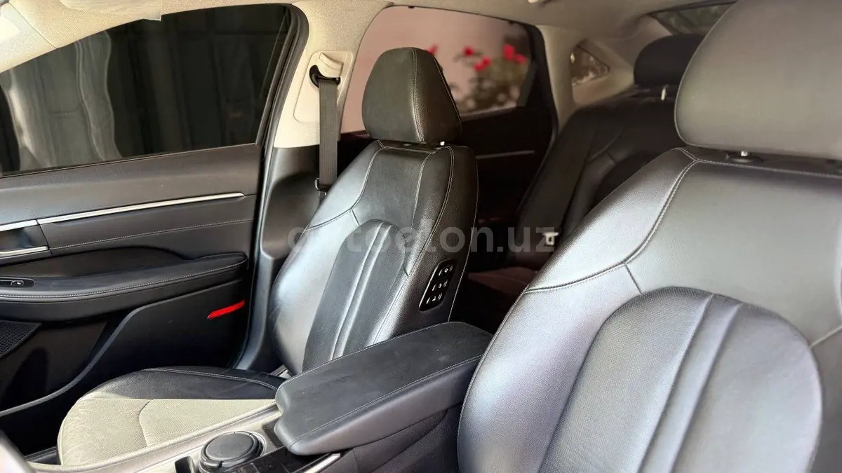 Hyundai Sonata — 9