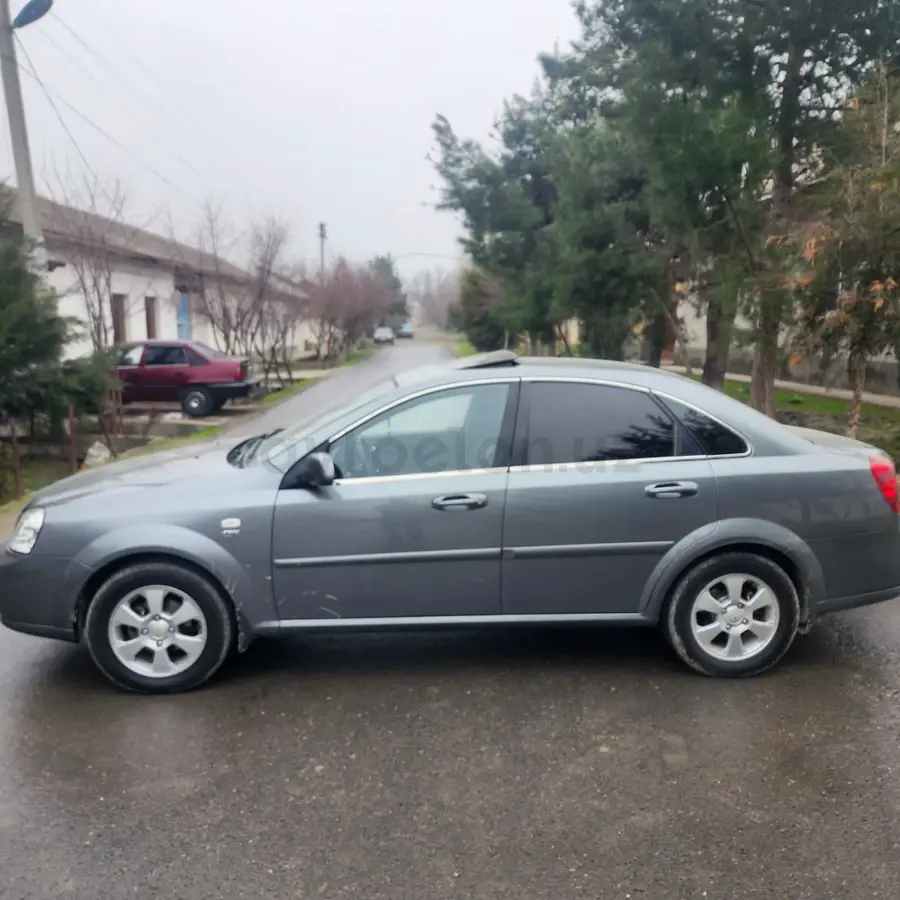 Daewoo Lacetti — 10