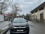 Черный Chevrolet Tracker, 3 позиция 2023 года, КПП Автомат, в Ташкент за 19 120 y.e. id5048675, Фото №1