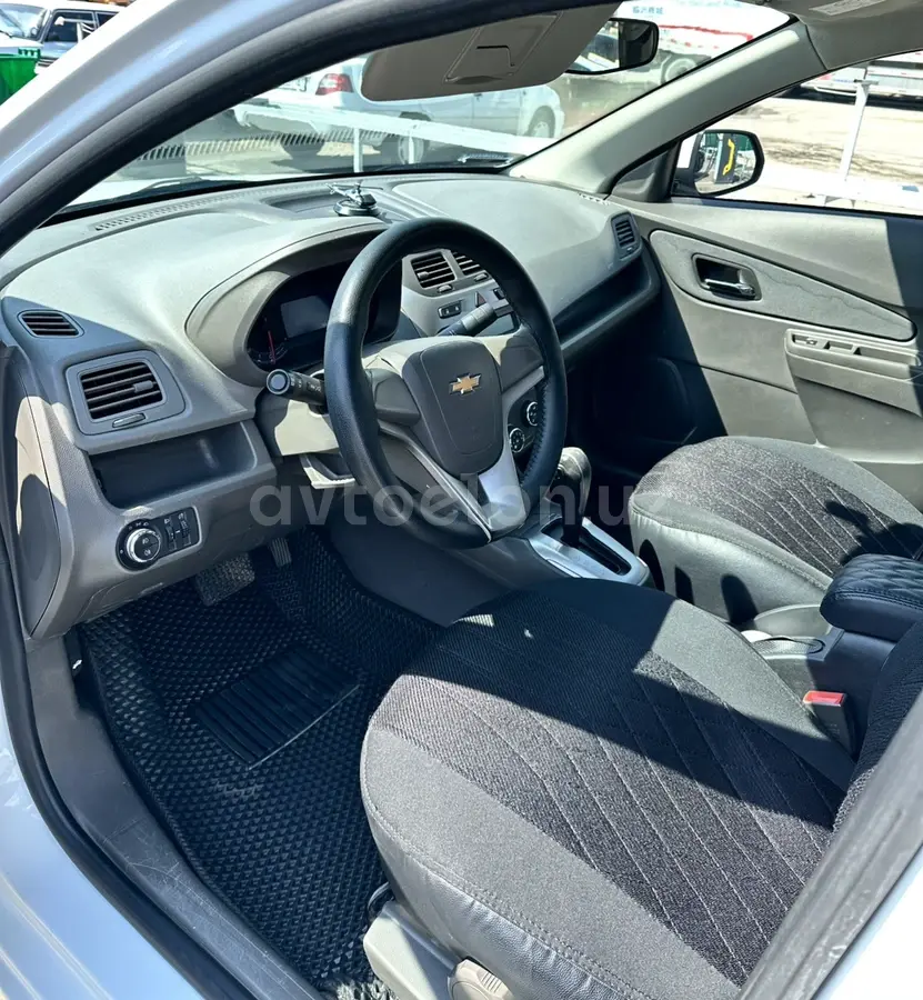 Chevrolet Cobalt 2022 — 5