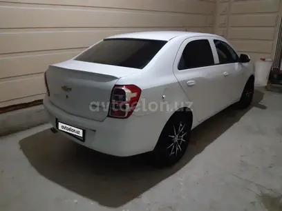 Белый Chevrolet Cobalt, 2 позиция 2017 года, КПП Механика, в Бухара за 10 300 y.e. id4972520