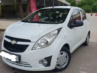 Белый Chevrolet Spark, 3 позиция 2015 года, КПП Механика, в Ташкент за 6 300 y.e. id5073296