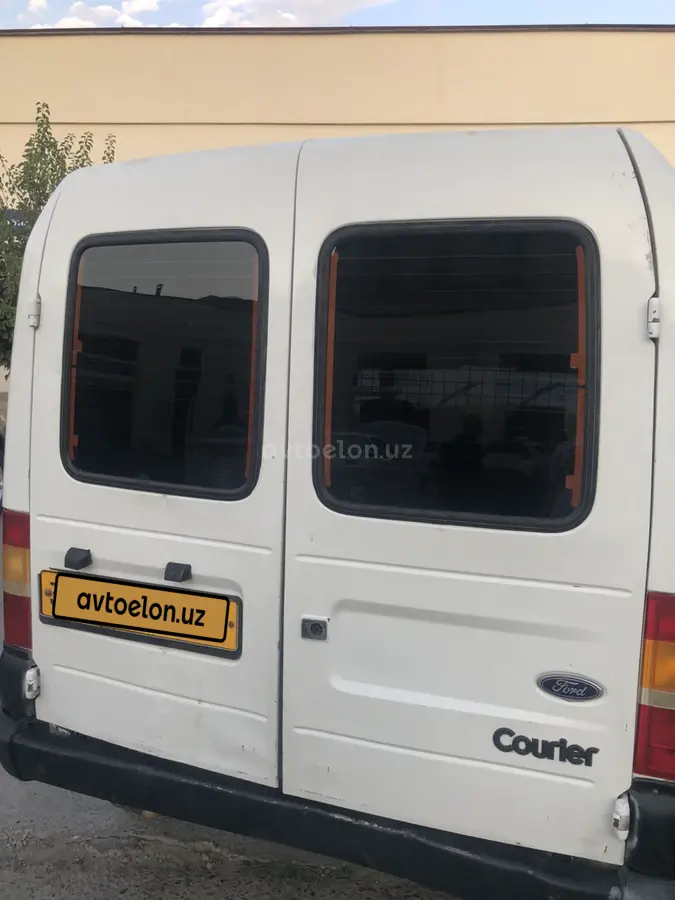 Ford Courier — 6