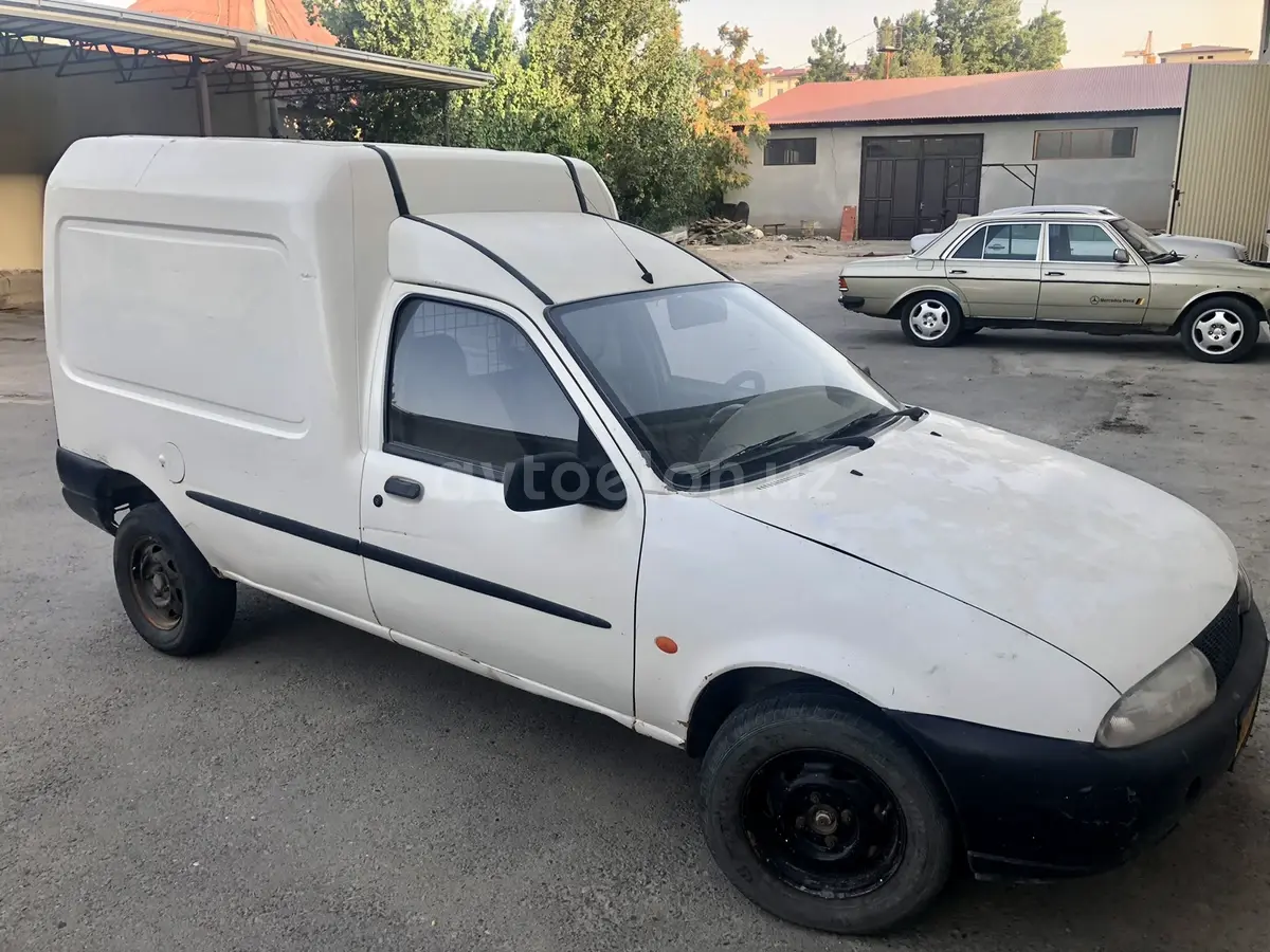 Ford Courier — 8