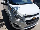 Oq Chevrolet Spark, 4 pozitsiya 2021 yil, КПП Avtomat, shahar Olmaliq uchun 9 500 у.е. id5246338