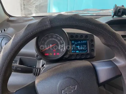 Oq Chevrolet Spark, 1 pozitsiya 2014 yil, КПП Mexanika, shahar Buxoro uchun 5 600 у.е. id5219000
