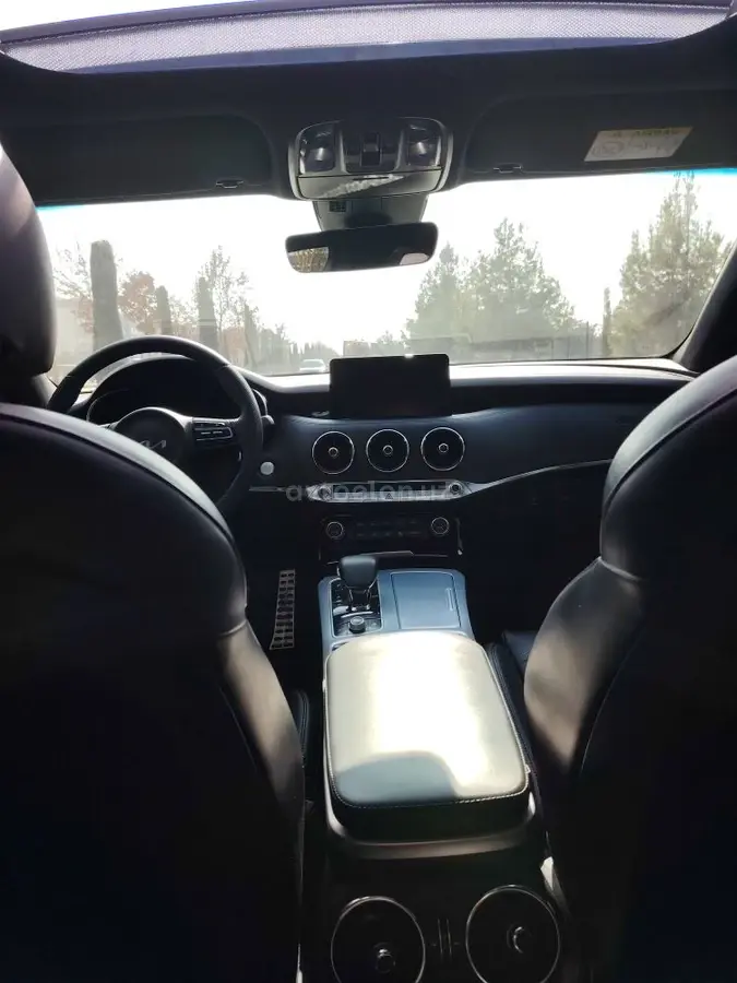 Kia Stinger — 5