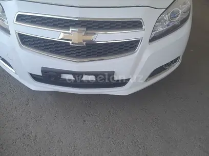 Белый Chevrolet Malibu, 1 позиция 2014 года, КПП Механика, в Навои за 13 100 y.e. id4992507