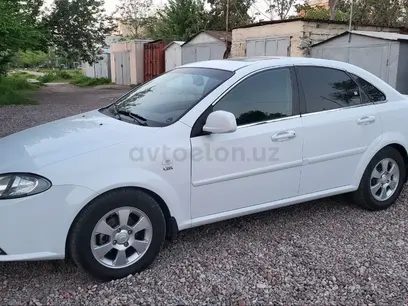 Белый Chevrolet Gentra, 3 позиция 2018 года, КПП Автомат, в Ташкент за 12 000 y.e. id4984507