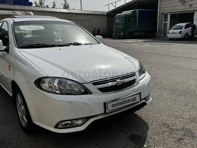 Белый Chevrolet Gentra, 3 позиция 2022 года, КПП Автомат, в Ташкент за 15 000 y.e. id4907117