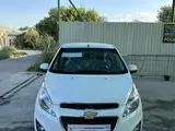 Белый Chevrolet Spark, 2 евро позиция 2022 года, КПП Автомат, в Бухара за 8 600 y.e. id5230294, Фото №1