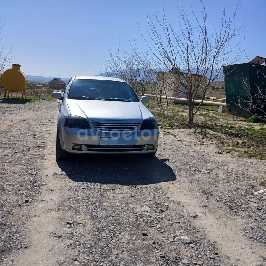 Daewoo Lacetti — 3