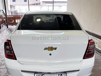 Белый Chevrolet Cobalt, 1 позиция 2018 года, КПП Механика, в Фергана за 8 600 y.e. id5146828