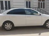 Oq Chevrolet Gentra, 1 pozitsiya 2021 yil, КПП Mexanika, shahar Jarqo'rg'on tumani uchun ~11 044 у.е. id6426334, Fotosurat №1