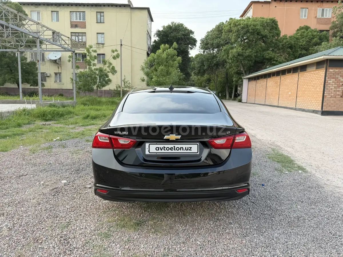 Chevrolet Malibu 2 2018 — 2