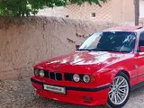 Красный BMW 520 1989 года, КПП Механика, в Андижан за 5 800 y.e. id5225811, Фото №1