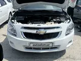 Белый Chevrolet Cobalt, 4 позиция 2020 года, КПП Автомат, в Фергана за 11 600 y.e. id5024648, Фото №1