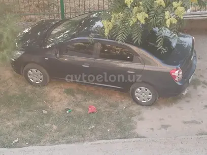 Мокрый асфальт Chevrolet Cobalt, 2 позиция 2019 года, КПП Механика, в Джизак за ~9 973 y.e. id6421124