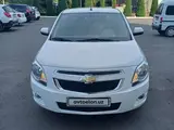 Белый Chevrolet Cobalt, 4 позиция 2023 года, КПП Автомат, в Фергана за 13 000 y.e. id5205257, Фото №1