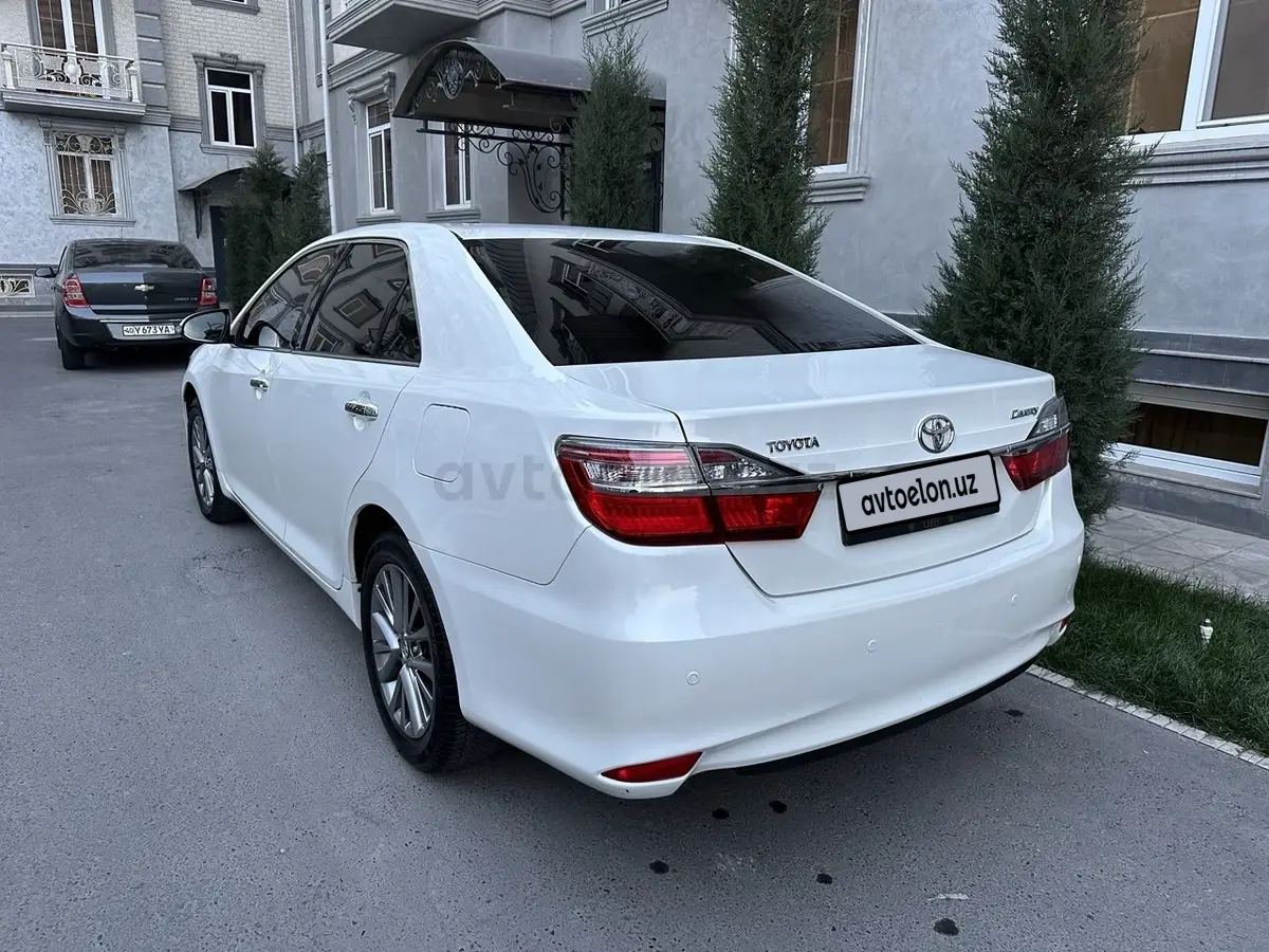 Toyota Camry — 2