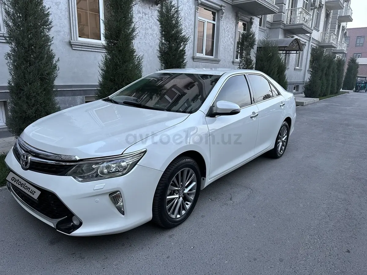 Toyota Camry — 4